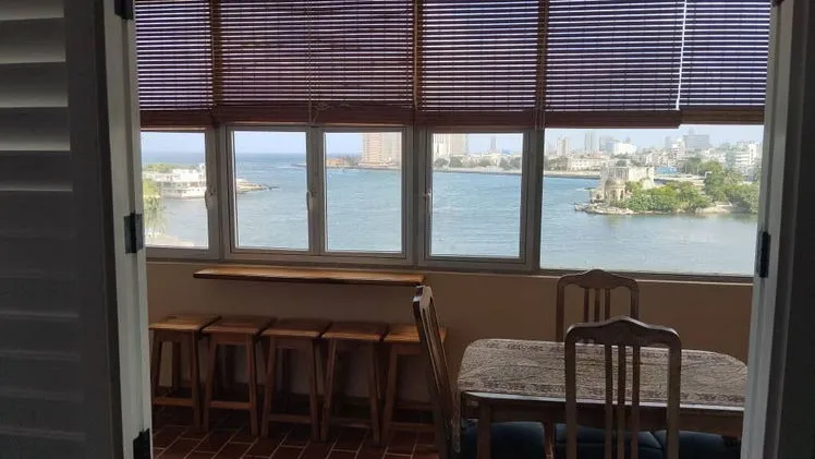 Beautiful Apartment with 3 Bedrooms in Miramar with Sea View REF 1208