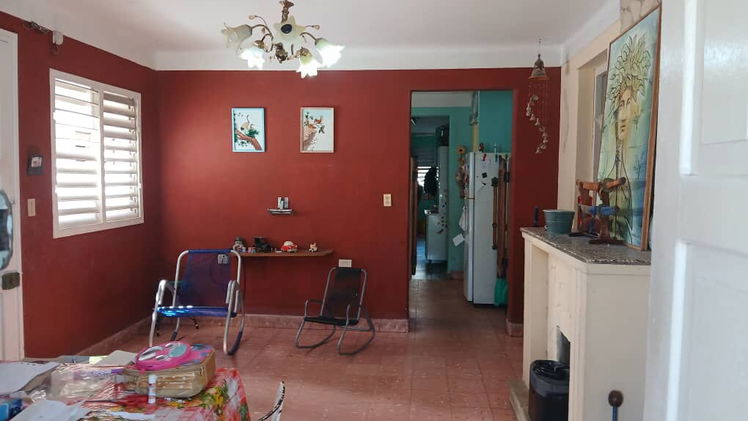 Matanzas. Se vende casa espaciosa, independiente y lita para vivir