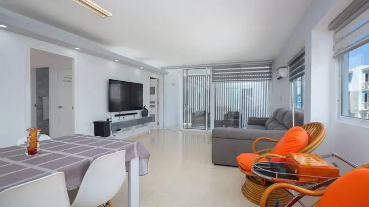 Apartamento de lujo en renta Nuevo Vedado 3 habitaciones 2 baños