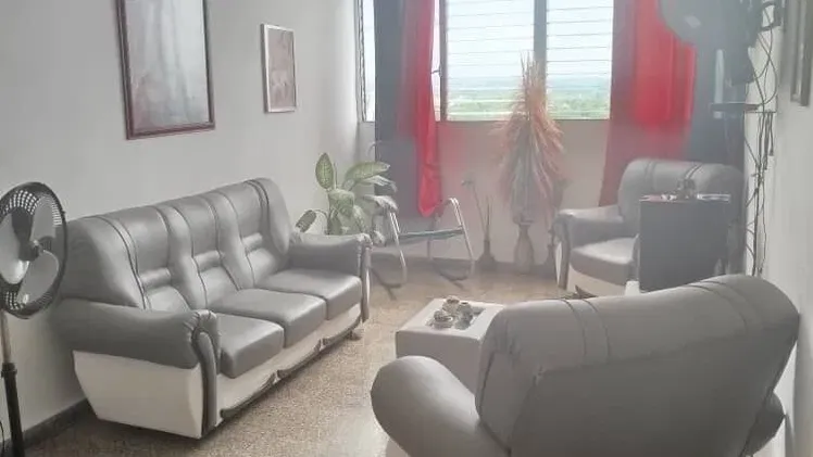 🏢💰 OPORTUNIDAD EN PLAZA DE LA REVOLUCIÓN 💰🏢  • Apartamento en piso 17 con buena vista y ventilación • Portalito • Sa