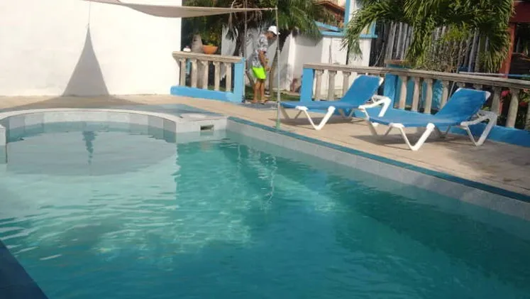 Venta de casa en Guanabo con terreno( me ajusto directamente)
