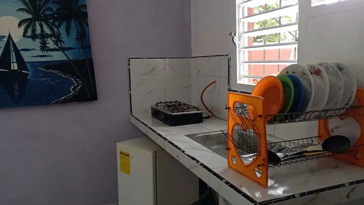 ES HABITACIÓN PRIVADA EN LA TERRAZA DE MI CASA.